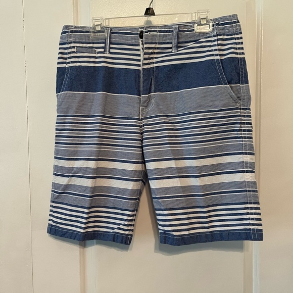 🛥️ 💙 Men’s Arizona blue and white cotton shorts. Size 34. EUC. 🛥️💙 - Picture 1 of 5